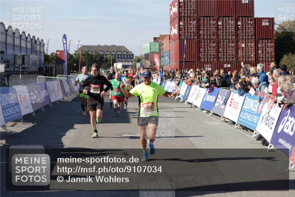 03.10.2025 - Köhlbrandbrückenlauf Jannik Wohlers http://msf.ph/oto/9107034 03.10.2025 12:59:10 Ziel 4164, 4226, 5967, 6036, 6329, 6390, 6391, 6478, 6493 meine-sportfotos.de