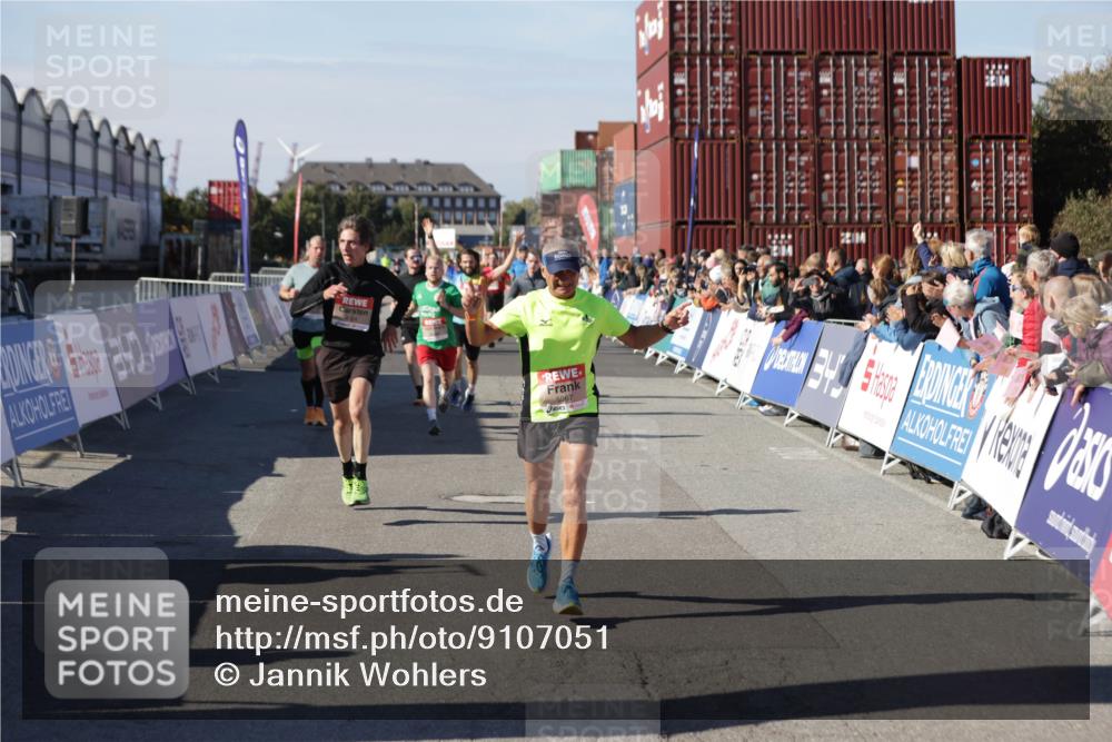 03.10.2025 - Köhlbrandbrückenlauf Jannik Wohlers http://msf.ph/oto/9107051 03.10.2025 12:59:10 Ziel 4164, 4226, 5967, 6036, 6329, 6390, 6391, 6478, 6493 meine-sportfotos.de