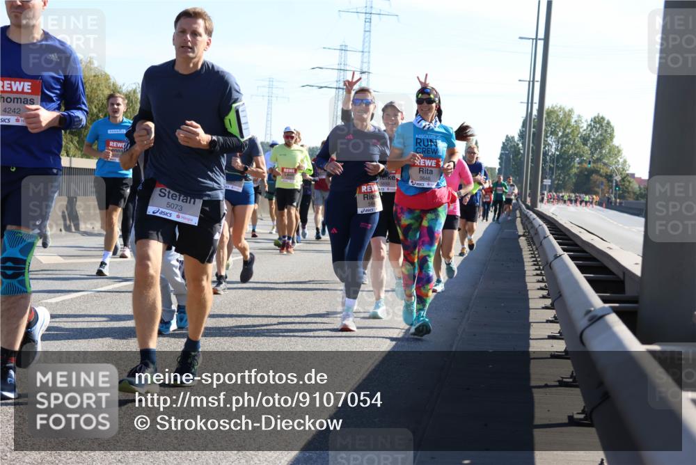 03.10.2025 - Köhlbrandbrückenlauf Strokosch-Dieckow http://msf.ph/oto/9107054 03.10.2025 12:19:04 Position 3 4242, 5073, 5647, 5650, 5648 meine-sportfotos.de