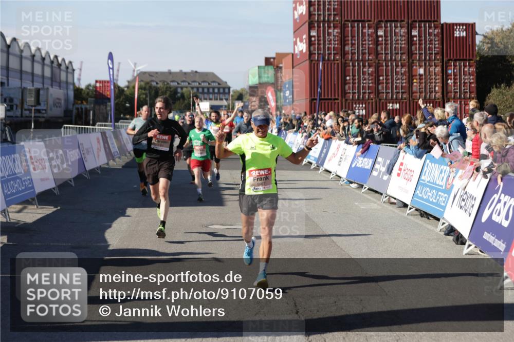03.10.2025 - Köhlbrandbrückenlauf Jannik Wohlers http://msf.ph/oto/9107059 03.10.2025 12:59:10 Ziel 4164, 4226, 5967, 6036, 6329, 6390, 6391, 6478, 6493 meine-sportfotos.de