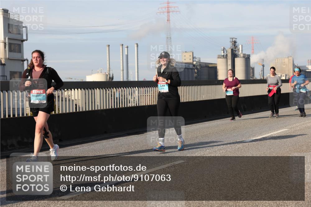 03.10.2025 - Köhlbrandbrückenlauf Lena Gebhardt http://msf.ph/oto/9107063 03.10.2025 10:13:34 Position 2 2860, 2378 meine-sportfotos.de