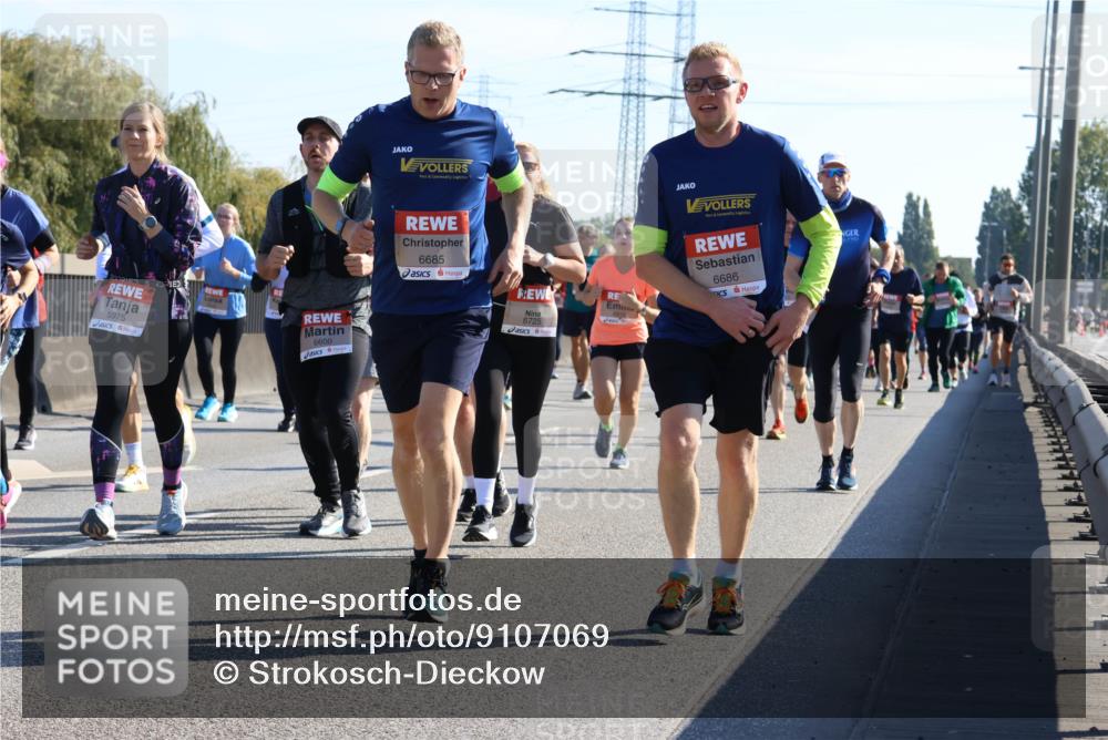 03.10.2025 - Köhlbrandbrückenlauf Strokosch-Dieckow http://msf.ph/oto/9107069 03.10.2025 12:19:09 Position 3 5975, 6600, 6685, 6725, 6686 meine-sportfotos.de