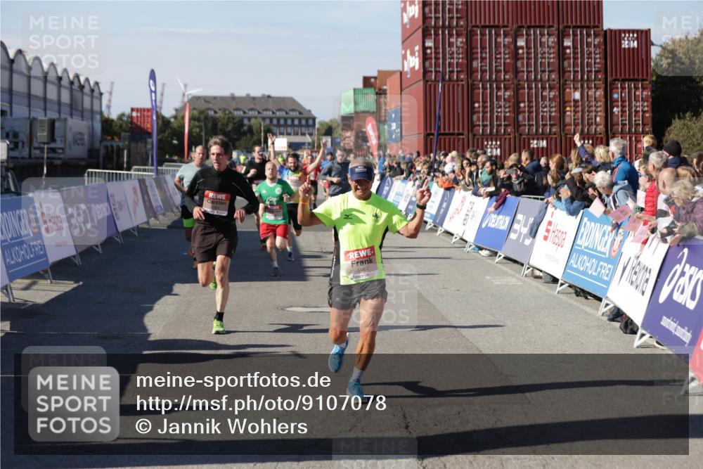 03.10.2025 - Köhlbrandbrückenlauf Jannik Wohlers http://msf.ph/oto/9107078 03.10.2025 12:59:10 Ziel 4164, 4226, 5967, 6036, 6329, 6390, 6391, 6478, 6493 meine-sportfotos.de