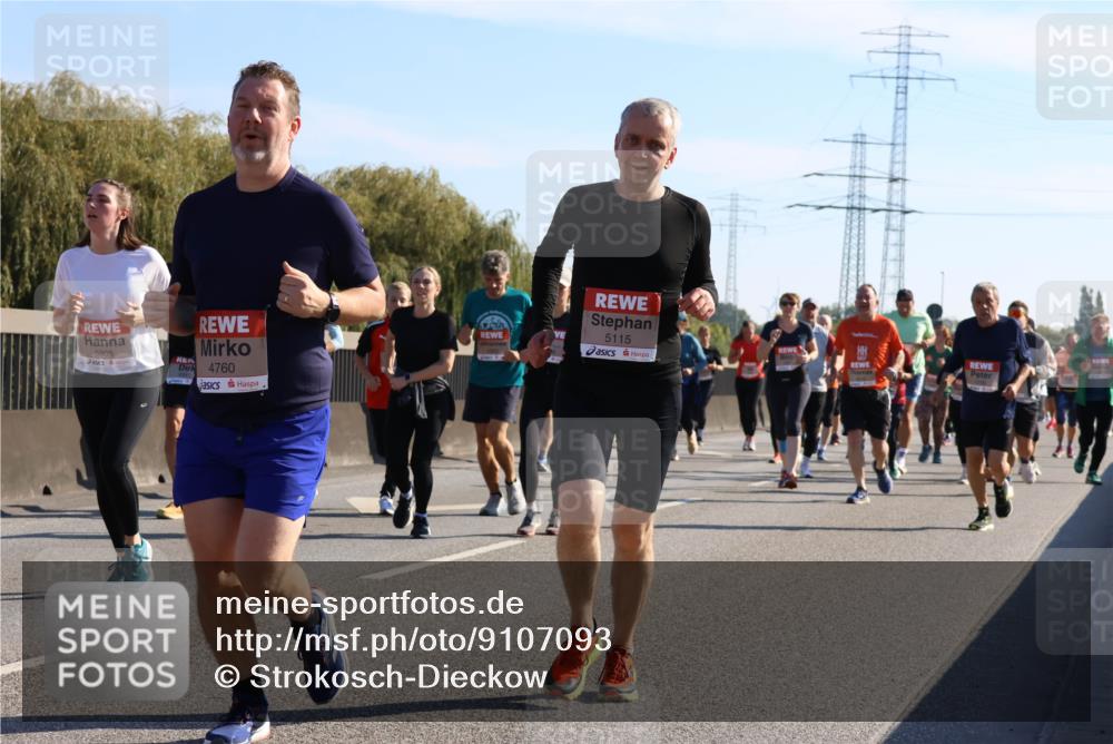 03.10.2025 - Köhlbrandbrückenlauf Strokosch-Dieckow http://msf.ph/oto/9107093 03.10.2025 12:19:16 Position 3 5908, 4760, 5115 meine-sportfotos.de