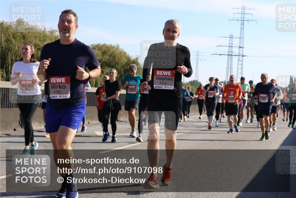 03.10.2025 - Köhlbrandbrückenlauf Strokosch-Dieckow http://msf.ph/oto/9107098 03.10.2025 12:19:16 Position 3 5908, 4760, 5115 meine-sportfotos.de