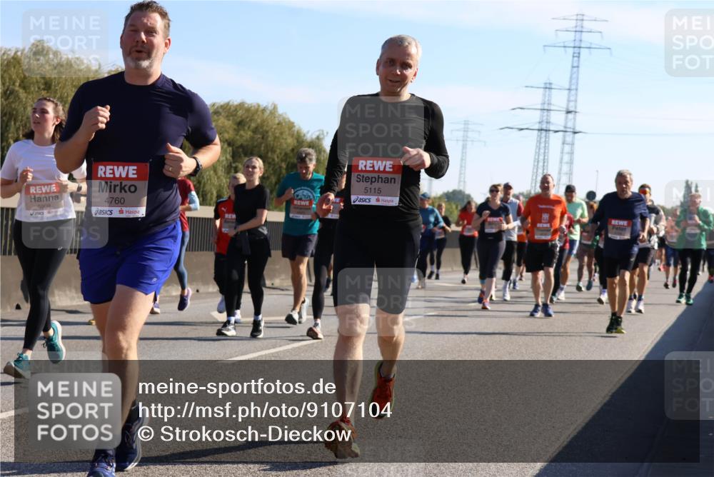 03.10.2025 - Köhlbrandbrückenlauf Strokosch-Dieckow http://msf.ph/oto/9107104 03.10.2025 12:19:16 Position 3 5908, 4760, 5115 meine-sportfotos.de