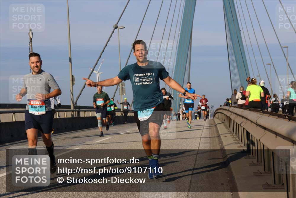 03.10.2025 - Köhlbrandbrückenlauf Strokosch-Dieckow http://msf.ph/oto/9107110 03.10.2025 09:36:28 Position 2 1069, 2024, 860, 44, 3222 meine-sportfotos.de