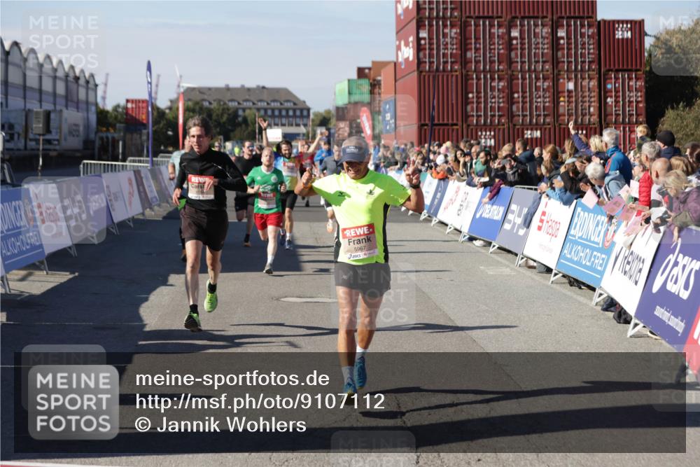 03.10.2025 - Köhlbrandbrückenlauf Jannik Wohlers http://msf.ph/oto/9107112 03.10.2025 12:59:10 Ziel 4164, 4226, 5967, 6036, 6329, 6390, 6391, 6478, 6493 meine-sportfotos.de