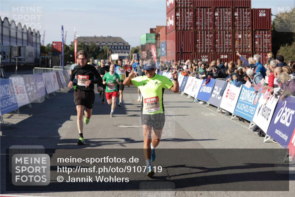 03.10.2025 - Köhlbrandbrückenlauf Jannik Wohlers http://msf.ph/oto/9107119 03.10.2025 12:59:10 Ziel 4164, 4226, 5967, 6036, 6329, 6390, 6391, 6478, 6493 meine-sportfotos.de