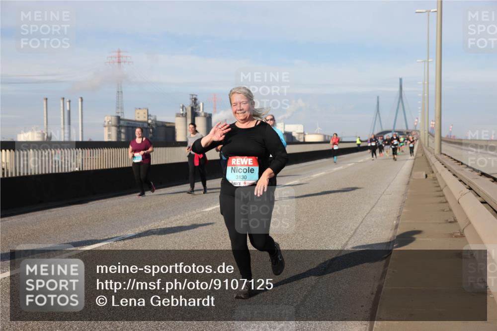 03.10.2025 - Köhlbrandbrückenlauf Lena Gebhardt http://msf.ph/oto/9107125 03.10.2025 10:13:35 Position 2 3130 meine-sportfotos.de