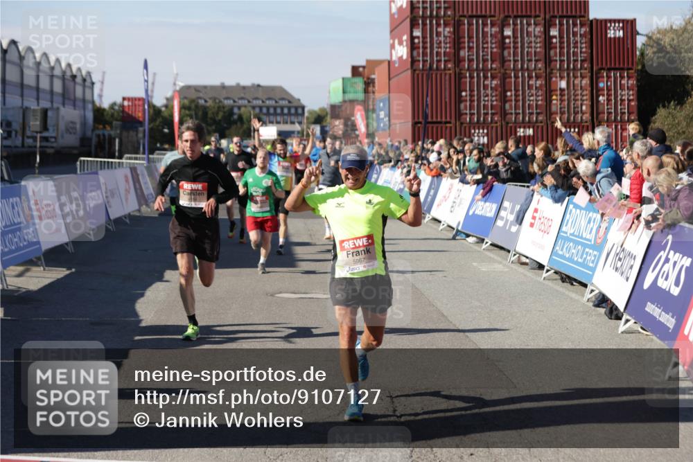 03.10.2025 - Köhlbrandbrückenlauf Jannik Wohlers http://msf.ph/oto/9107127 03.10.2025 12:59:10 Ziel 4164, 4226, 5967, 6036, 6329, 6390, 6391, 6478, 6493 meine-sportfotos.de