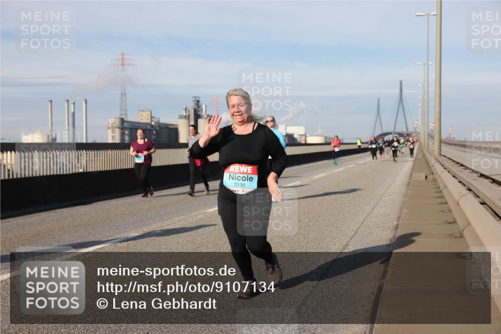 03.10.2025 - Köhlbrandbrückenlauf Lena Gebhardt http://msf.ph/oto/9107134 03.10.2025 10:13:35 Position 2 3130 meine-sportfotos.de