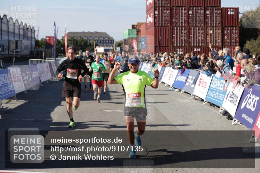 03.10.2025 - Köhlbrandbrückenlauf Jannik Wohlers http://msf.ph/oto/9107135 03.10.2025 12:59:10 Ziel 4164, 4226, 5967, 6036, 6329, 6390, 6391, 6478, 6493 meine-sportfotos.de