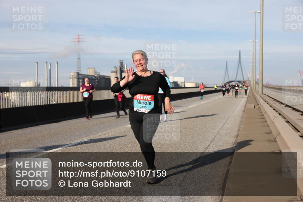 03.10.2025 - Köhlbrandbrückenlauf Lena Gebhardt http://msf.ph/oto/9107159 03.10.2025 10:13:35 Position 2 3130 meine-sportfotos.de