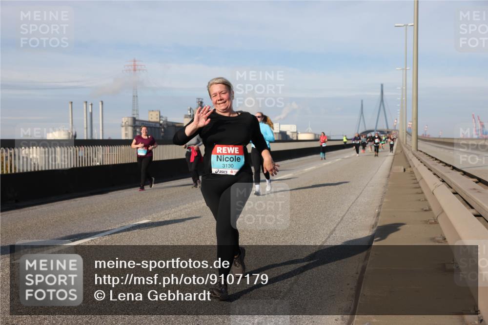 03.10.2025 - Köhlbrandbrückenlauf Lena Gebhardt http://msf.ph/oto/9107179 03.10.2025 10:13:36 Position 2 3130 meine-sportfotos.de