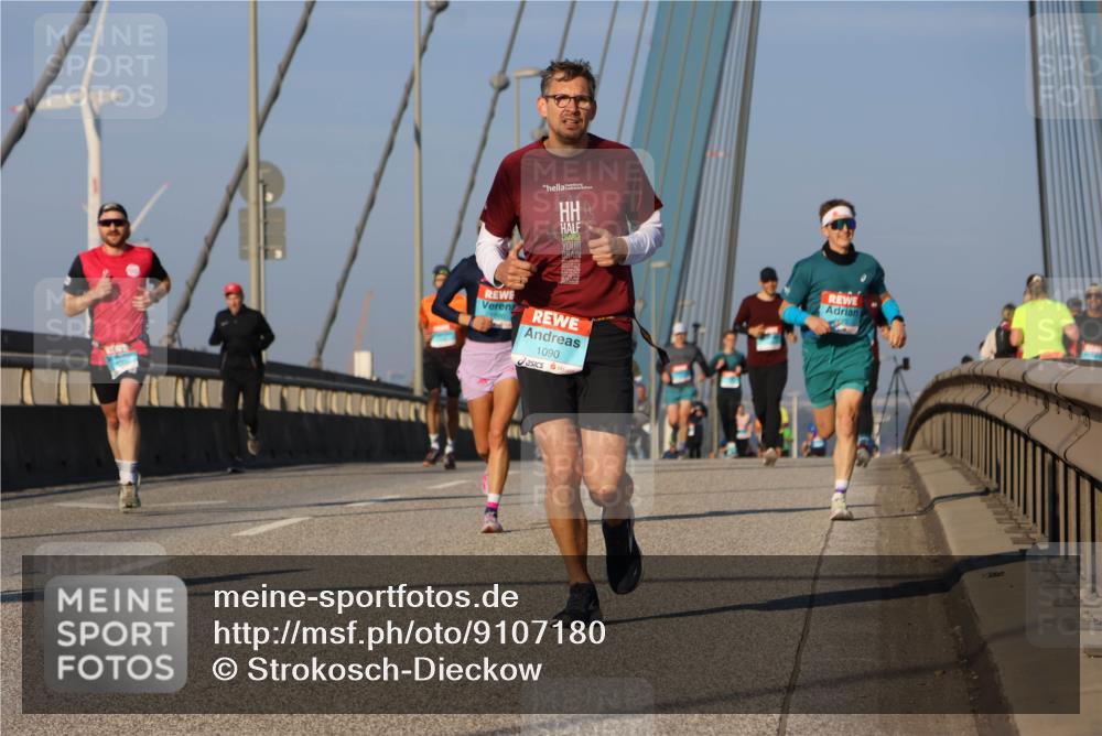 03.10.2025 - Köhlbrandbrückenlauf Strokosch-Dieckow http://msf.ph/oto/9107180 03.10.2025 09:36:39 Position 2 1090 meine-sportfotos.de