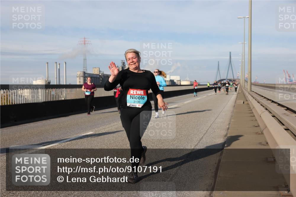 03.10.2025 - Köhlbrandbrückenlauf Lena Gebhardt http://msf.ph/oto/9107191 03.10.2025 10:13:36 Position 2 3130 meine-sportfotos.de