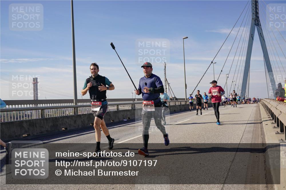 03.10.2025 - Köhlbrandbrückenlauf Michael Burmester http://msf.ph/oto/9107197 03.10.2025 12:50:27 Position 2 6189 meine-sportfotos.de