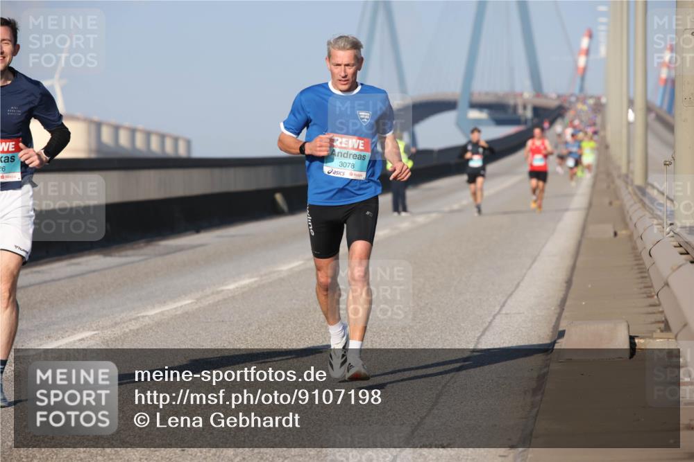03.10.2025 - Köhlbrandbrückenlauf Lena Gebhardt http://msf.ph/oto/9107198 03.10.2025 09:39:46 Position 2 26, 3078 meine-sportfotos.de