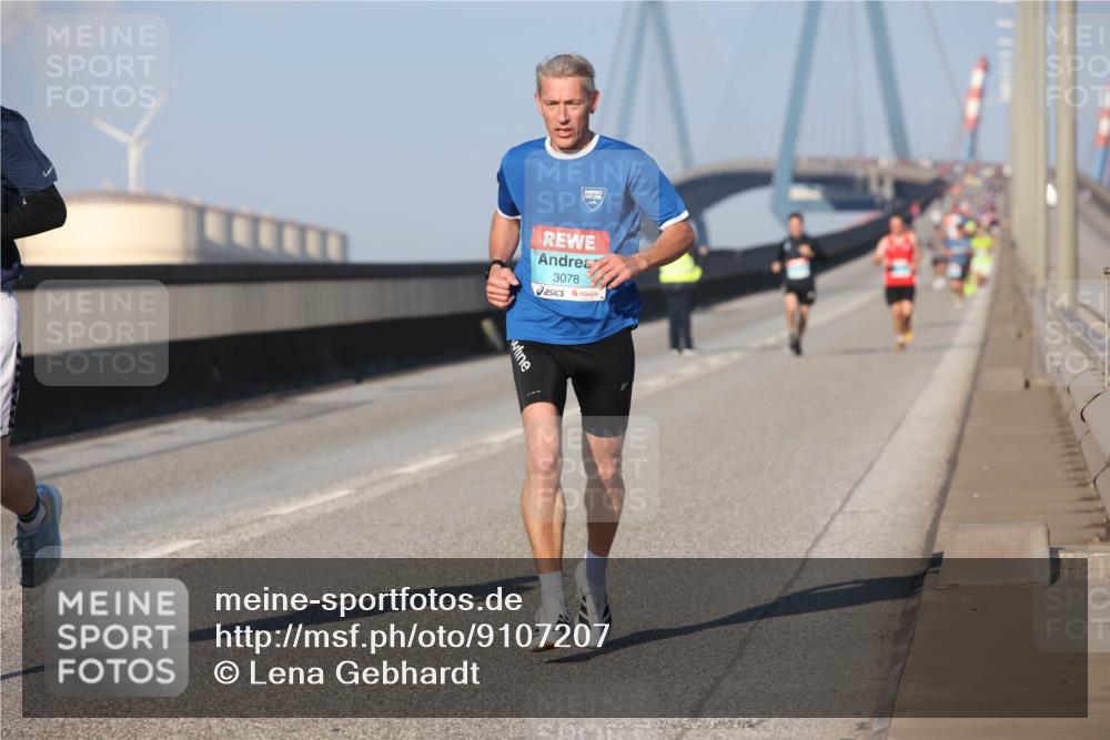 03.10.2025 - Köhlbrandbrückenlauf Lena Gebhardt http://msf.ph/oto/9107207 03.10.2025 09:39:46 Position 2 3078 meine-sportfotos.de