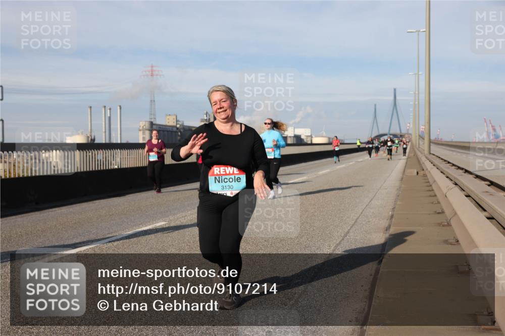 03.10.2025 - Köhlbrandbrückenlauf Lena Gebhardt http://msf.ph/oto/9107214 03.10.2025 10:13:36 Position 2 3130 meine-sportfotos.de