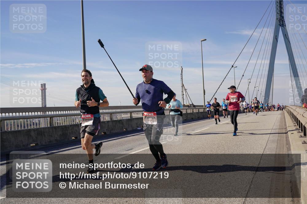 03.10.2025 - Köhlbrandbrückenlauf Michael Burmester http://msf.ph/oto/9107219 03.10.2025 12:50:28 Position 2 221, 6189 meine-sportfotos.de