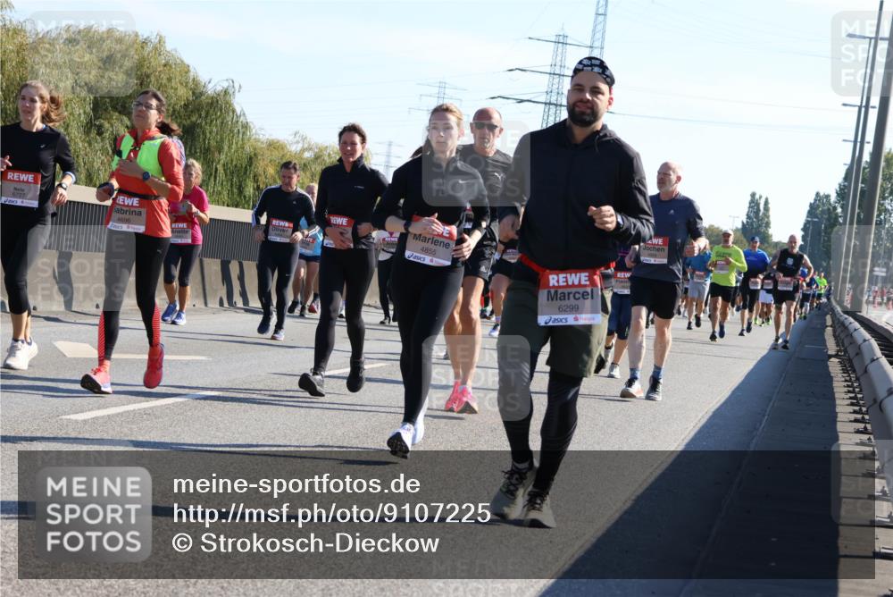 03.10.2025 - Köhlbrandbrückenlauf Strokosch-Dieckow http://msf.ph/oto/9107225 03.10.2025 12:19:32 Position 3 6727, 4696, 4855, 6299 meine-sportfotos.de
