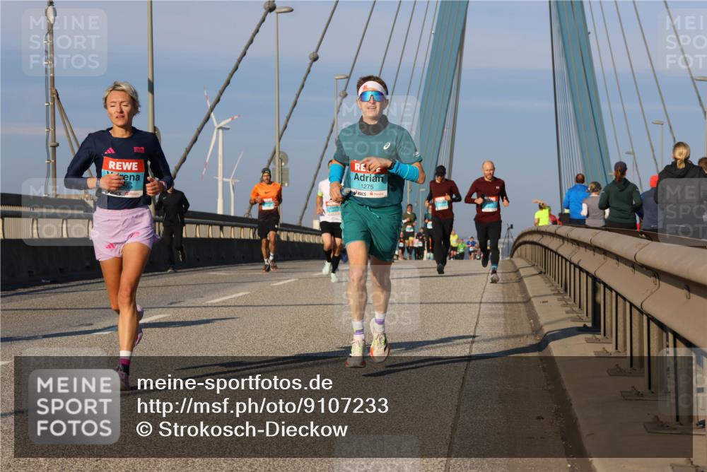 03.10.2025 - Köhlbrandbrückenlauf Strokosch-Dieckow http://msf.ph/oto/9107233 03.10.2025 09:36:44 Position 2 1275 meine-sportfotos.de