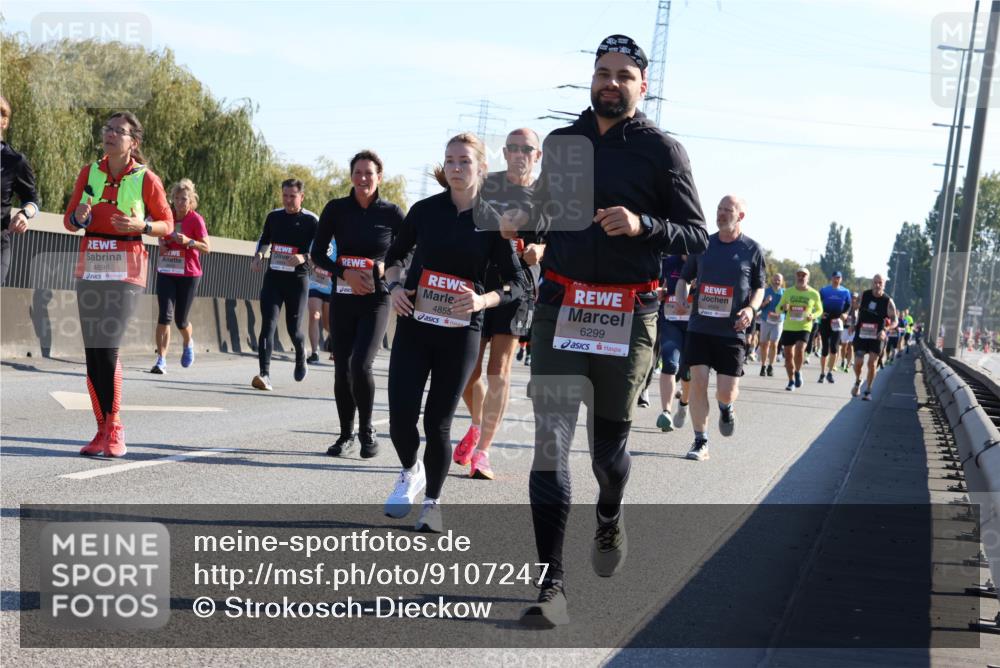 03.10.2025 - Köhlbrandbrückenlauf Strokosch-Dieckow http://msf.ph/oto/9107247 03.10.2025 12:19:32 Position 3 4696, 4855, 6299 meine-sportfotos.de