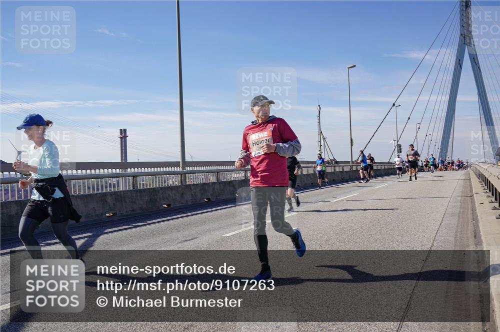 03.10.2025 - Köhlbrandbrückenlauf Michael Burmester http://msf.ph/oto/9107263 03.10.2025 12:50:30 Position 2  meine-sportfotos.de