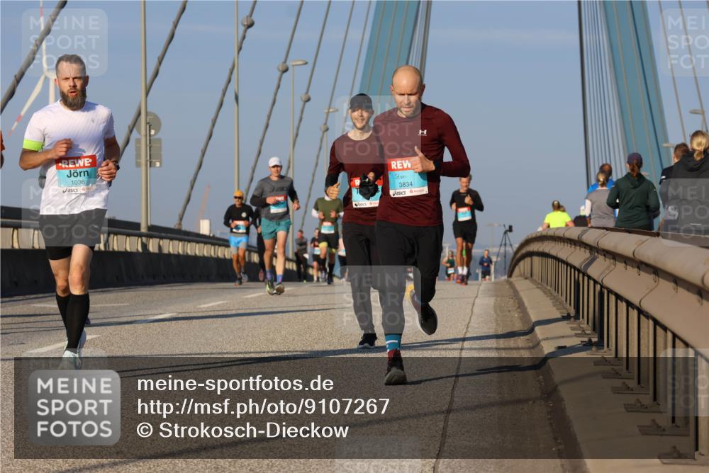 03.10.2025 - Köhlbrandbrückenlauf Strokosch-Dieckow http://msf.ph/oto/9107267 03.10.2025 09:36:47 Position 2 1036, 3834 meine-sportfotos.de