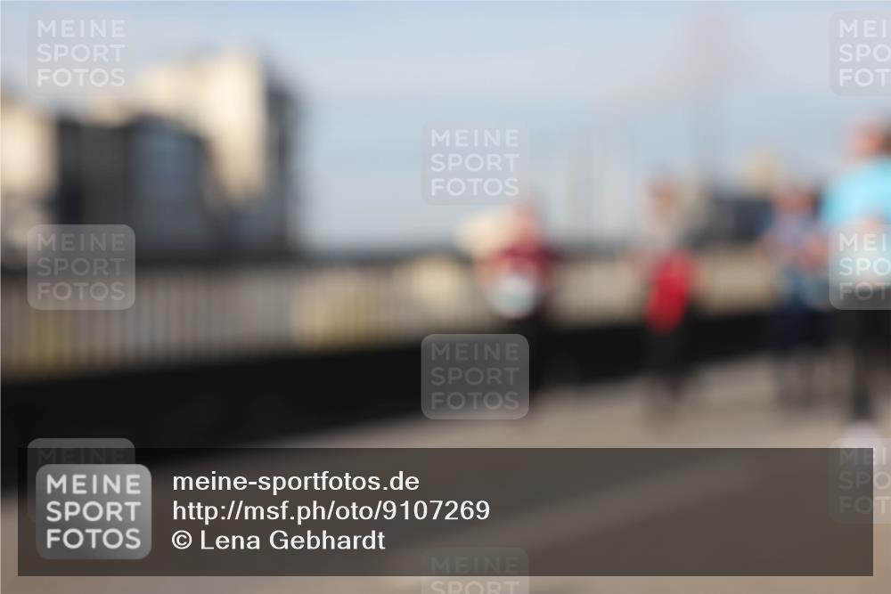 03.10.2025 - Köhlbrandbrückenlauf Lena Gebhardt http://msf.ph/oto/9107269 03.10.2025 10:13:37 Position 2  meine-sportfotos.de