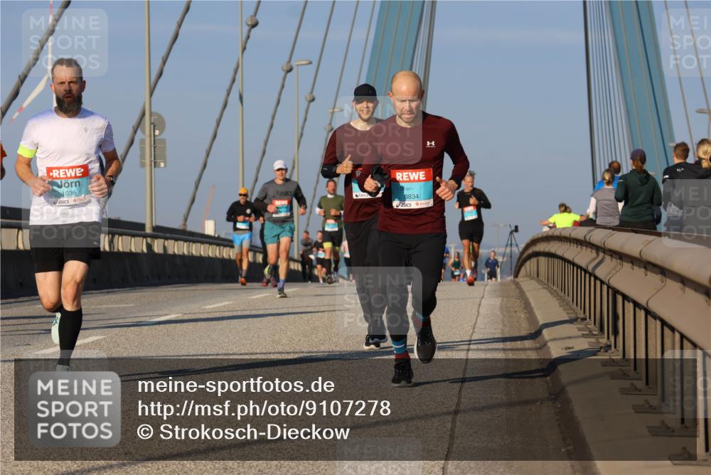 03.10.2025 - Köhlbrandbrückenlauf Strokosch-Dieckow http://msf.ph/oto/9107278 03.10.2025 09:36:47 Position 2 1036, 8834 meine-sportfotos.de