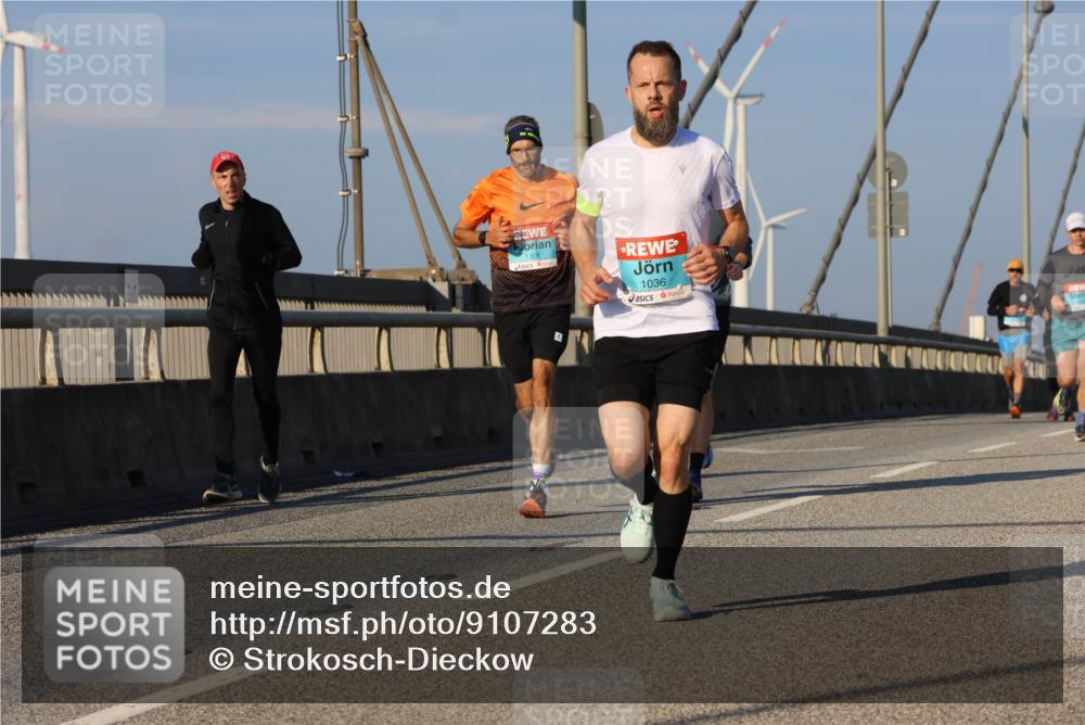 03.10.2025 - Köhlbrandbrückenlauf Strokosch-Dieckow http://msf.ph/oto/9107283 03.10.2025 09:36:48 Position 2 1101, 1036 meine-sportfotos.de