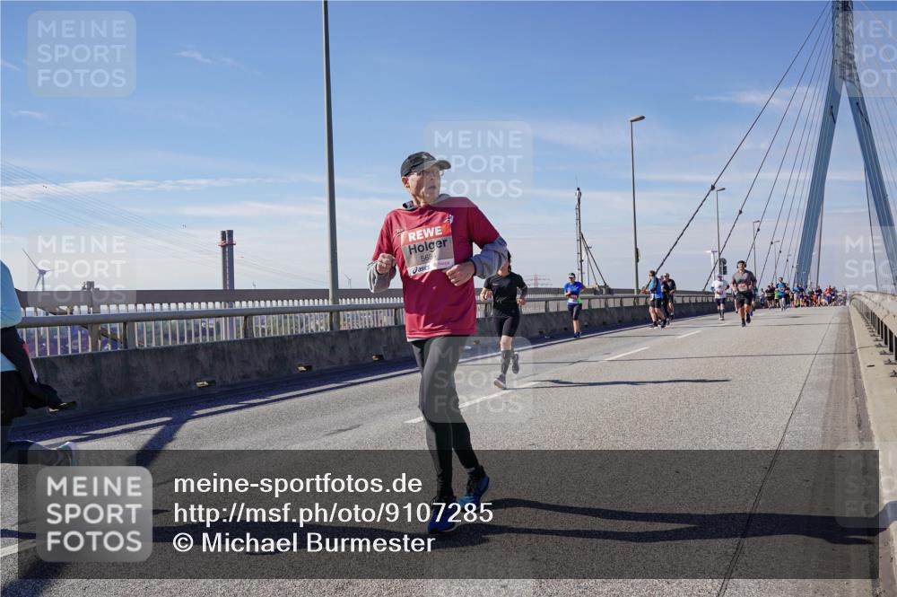 03.10.2025 - Köhlbrandbrückenlauf Michael Burmester http://msf.ph/oto/9107285 03.10.2025 12:50:31 Position 2 5684 meine-sportfotos.de