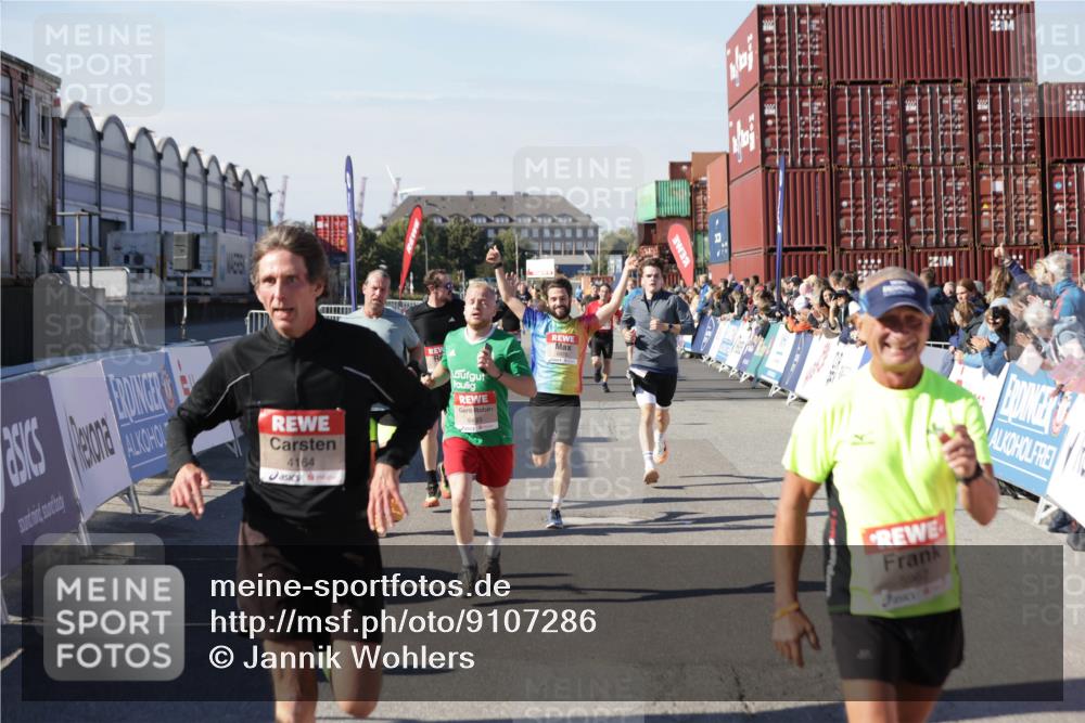 03.10.2025 - Köhlbrandbrückenlauf Jannik Wohlers http://msf.ph/oto/9107286 03.10.2025 12:59:12 Ziel 4164, 4226, 4441, 5967, 6036, 6154, 6329, 6390, 6391, 6478, 6493 meine-sportfotos.de