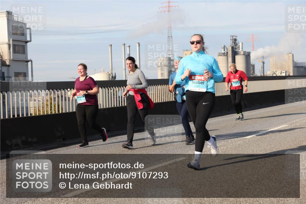 03.10.2025 - Köhlbrandbrückenlauf Lena Gebhardt http://msf.ph/oto/9107293 03.10.2025 10:13:37 Position 2 2438, 2597 meine-sportfotos.de