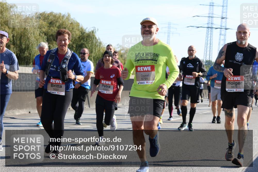 03.10.2025 - Köhlbrandbrückenlauf Strokosch-Dieckow http://msf.ph/oto/9107294 03.10.2025 12:19:41 Position 3 5037, 5302, 6791, 15, 1887, 5678 meine-sportfotos.de
