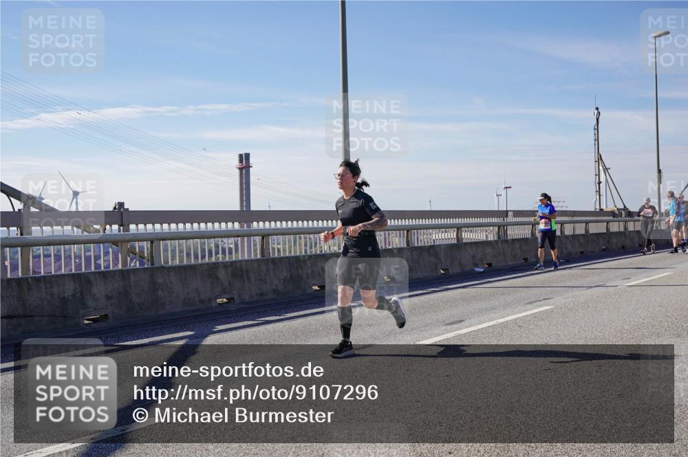 03.10.2025 - Köhlbrandbrückenlauf Michael Burmester http://msf.ph/oto/9107296 03.10.2025 12:50:32 Position 2  meine-sportfotos.de