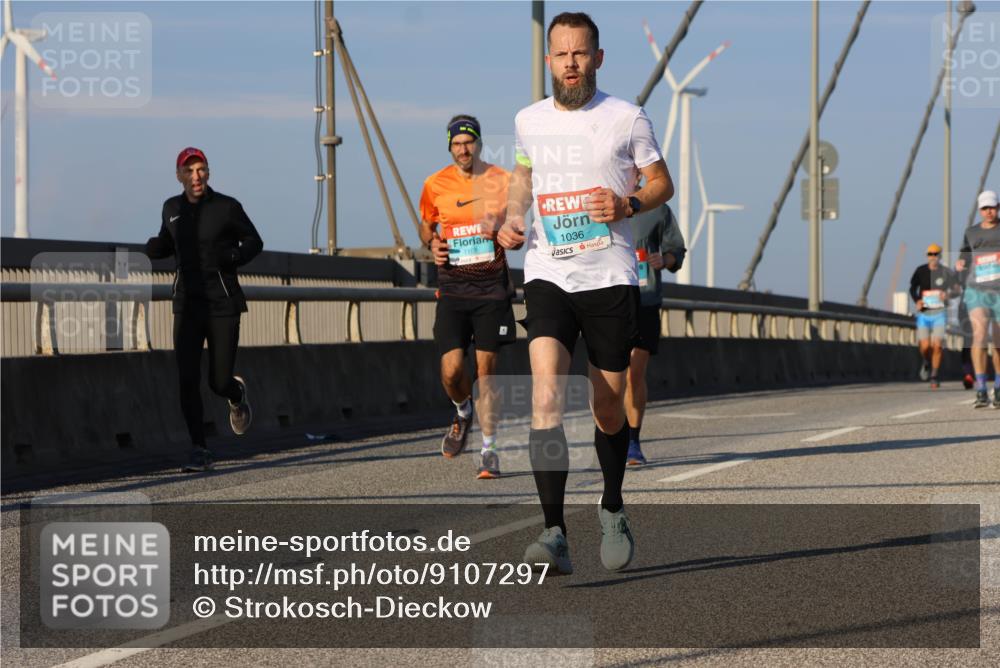 03.10.2025 - Köhlbrandbrückenlauf Strokosch-Dieckow http://msf.ph/oto/9107297 03.10.2025 09:36:48 Position 2 1036 meine-sportfotos.de