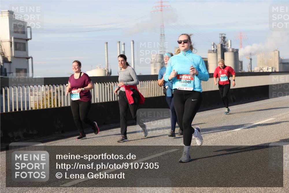 03.10.2025 - Köhlbrandbrückenlauf Lena Gebhardt http://msf.ph/oto/9107305 03.10.2025 10:13:38 Position 2 2597 meine-sportfotos.de