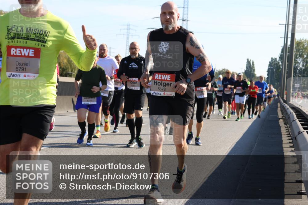 03.10.2025 - Köhlbrandbrückenlauf Strokosch-Dieckow http://msf.ph/oto/9107306 03.10.2025 12:19:43 Position 3 15, 2025, 6791, 6070, 887, 5678 meine-sportfotos.de
