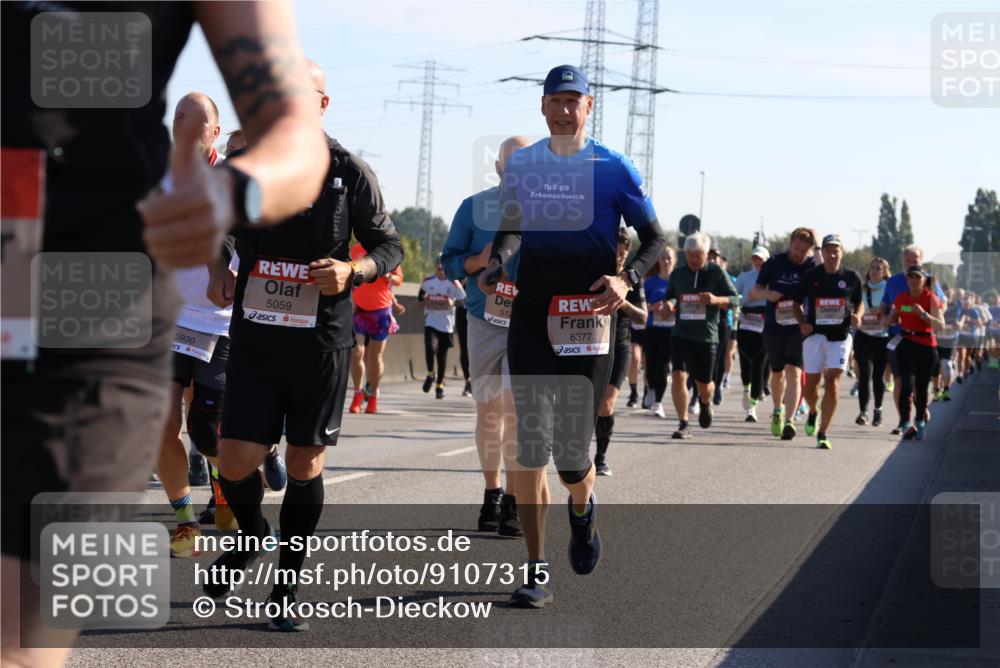 03.10.2025 - Köhlbrandbrückenlauf Strokosch-Dieckow http://msf.ph/oto/9107315 03.10.2025 12:19:44 Position 3 5930, 5059, 09, 512, 6377 meine-sportfotos.de