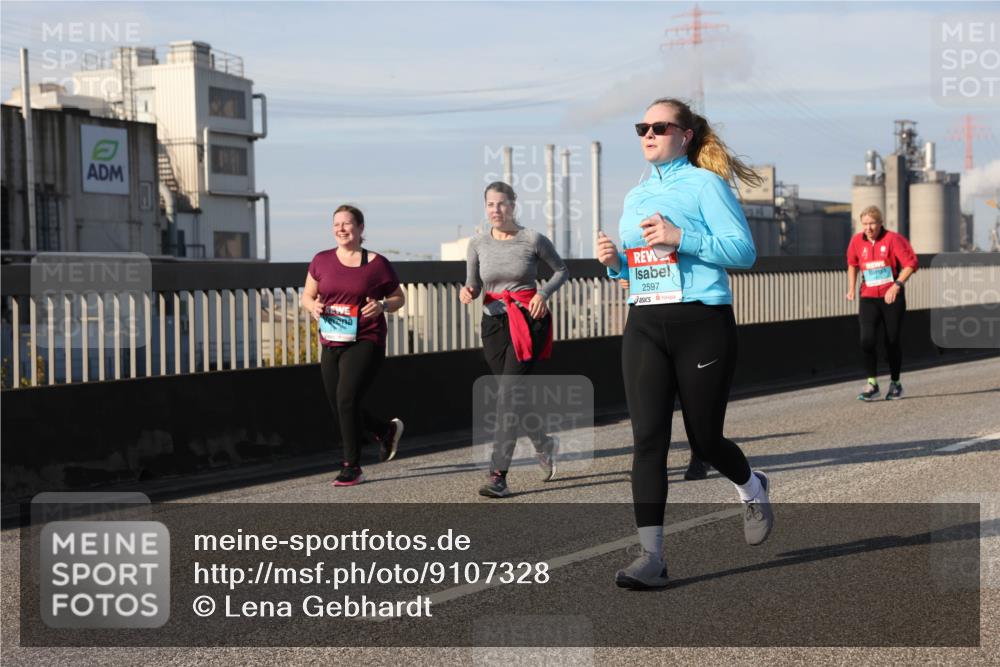 03.10.2025 - Köhlbrandbrückenlauf Lena Gebhardt http://msf.ph/oto/9107328 03.10.2025 10:13:38 Position 2 2597 meine-sportfotos.de