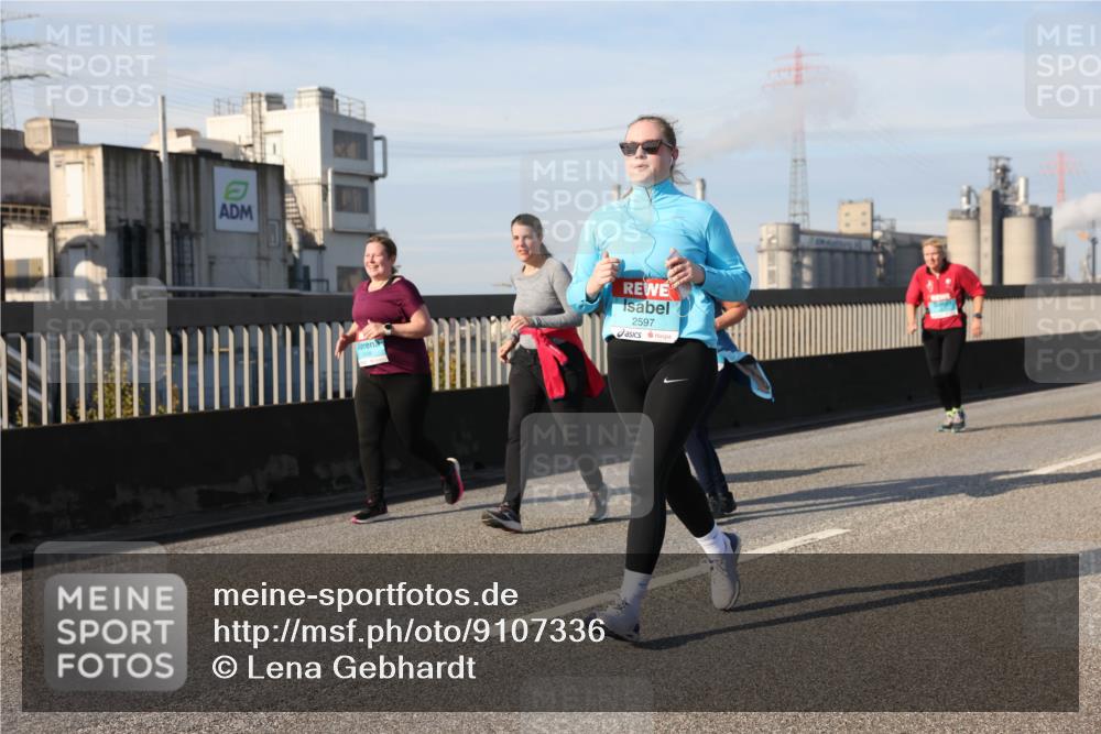 03.10.2025 - Köhlbrandbrückenlauf Lena Gebhardt http://msf.ph/oto/9107336 03.10.2025 10:13:38 Position 2 2597 meine-sportfotos.de