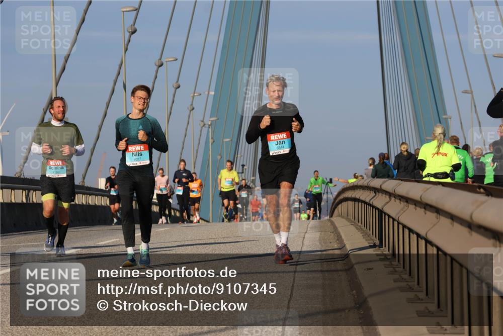 03.10.2025 - Köhlbrandbrückenlauf Strokosch-Dieckow http://msf.ph/oto/9107345 03.10.2025 09:36:56 Position 2 1180, 1027, 3544 meine-sportfotos.de