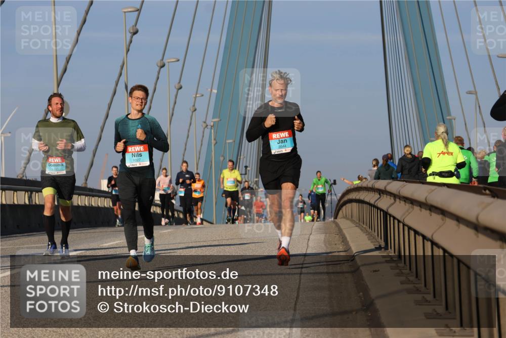 03.10.2025 - Köhlbrandbrückenlauf Strokosch-Dieckow http://msf.ph/oto/9107348 03.10.2025 09:36:56 Position 2 1027, 3544 meine-sportfotos.de