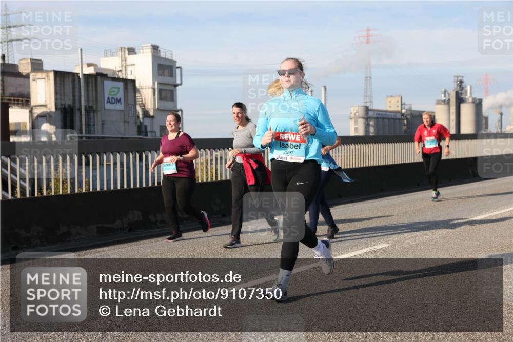 03.10.2025 - Köhlbrandbrückenlauf Lena Gebhardt http://msf.ph/oto/9107350 03.10.2025 10:13:38 Position 2 2597 meine-sportfotos.de