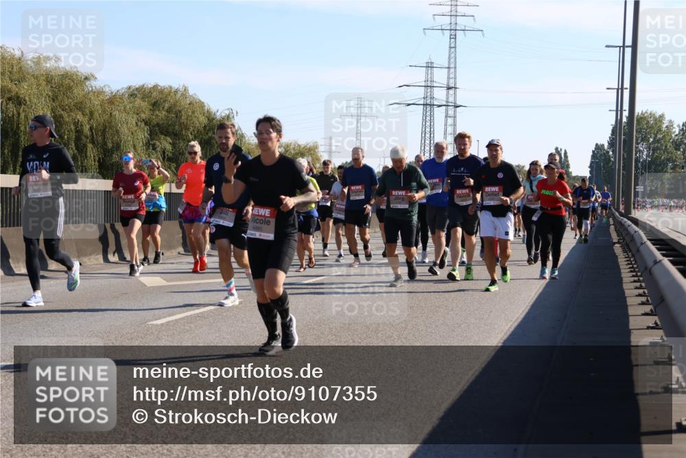 03.10.2025 - Köhlbrandbrückenlauf Strokosch-Dieckow http://msf.ph/oto/9107355 03.10.2025 12:19:49 Position 3 4885 meine-sportfotos.de