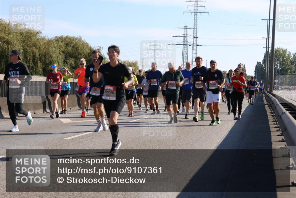 03.10.2025 - Köhlbrandbrückenlauf Strokosch-Dieckow http://msf.ph/oto/9107361 03.10.2025 12:19:49 Position 3 4885 meine-sportfotos.de